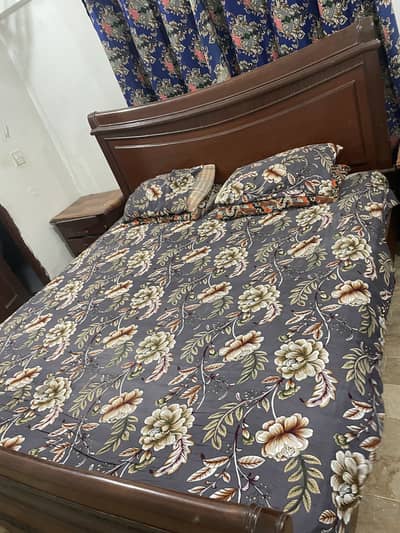 Bedroom set with Side and Dressing Table