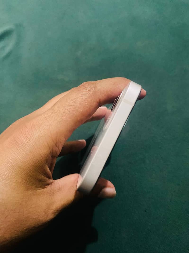Apple iPhone 12 2