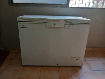 Deep freezer (Dawlance)