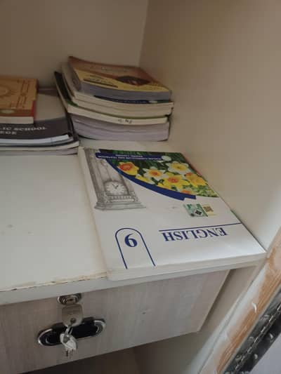 9 class computer/ books