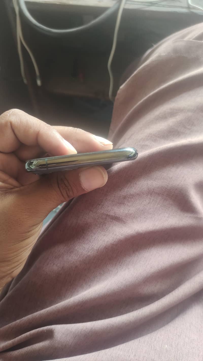 Iphone 11 pro 4