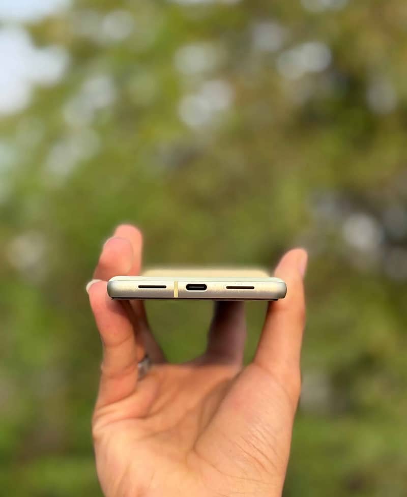 Google Pixel 7 4