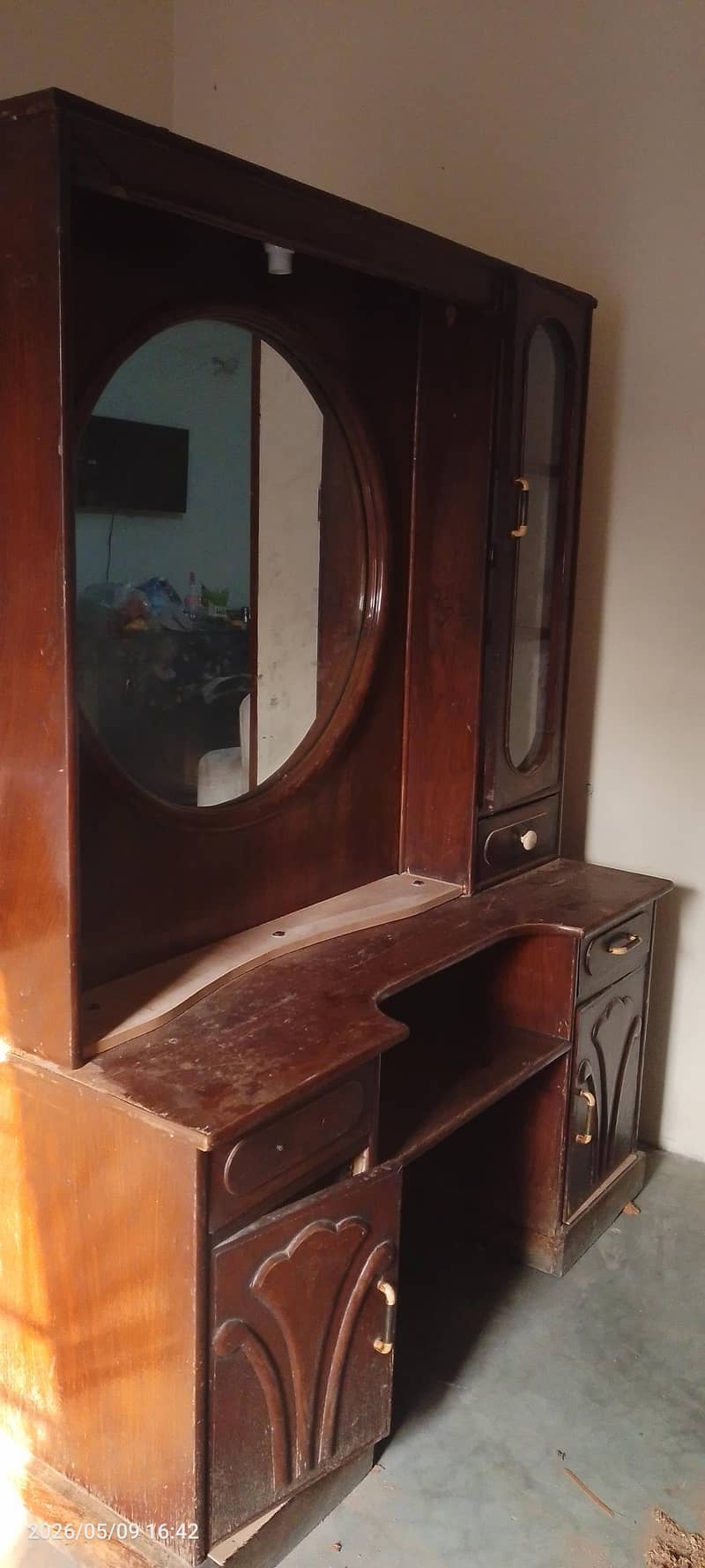 dressing table 1