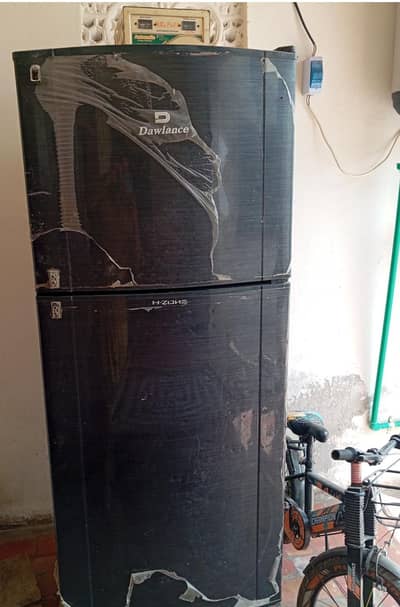 dawlance REFREGERATOR
