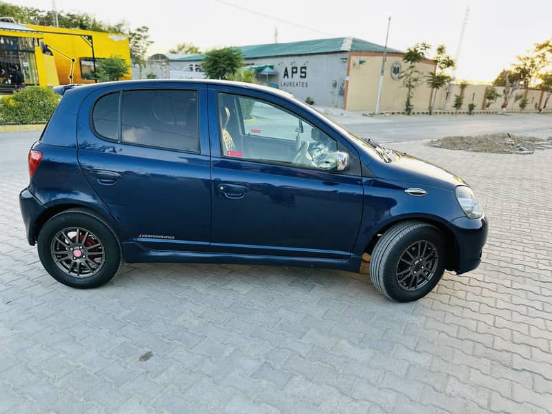 VITZ 2001 1300CC 4