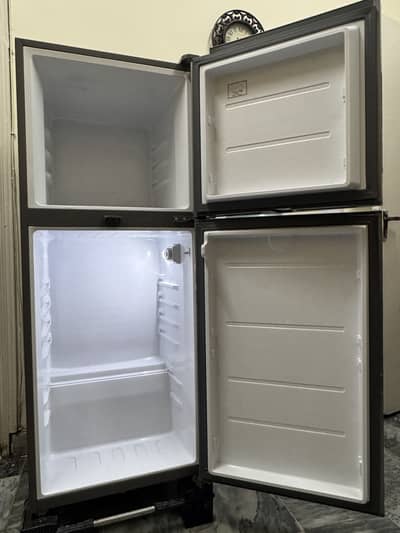 Haier refrigerator HRF-246