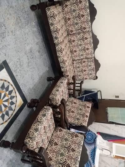 sofa urgent sale Jada location