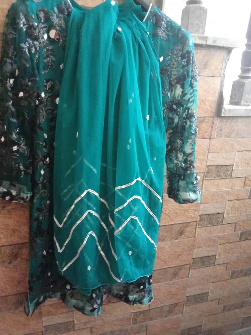 large sized stitched dreses 4
