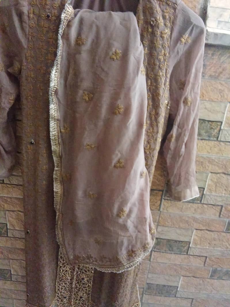 large sized stitched dreses 8