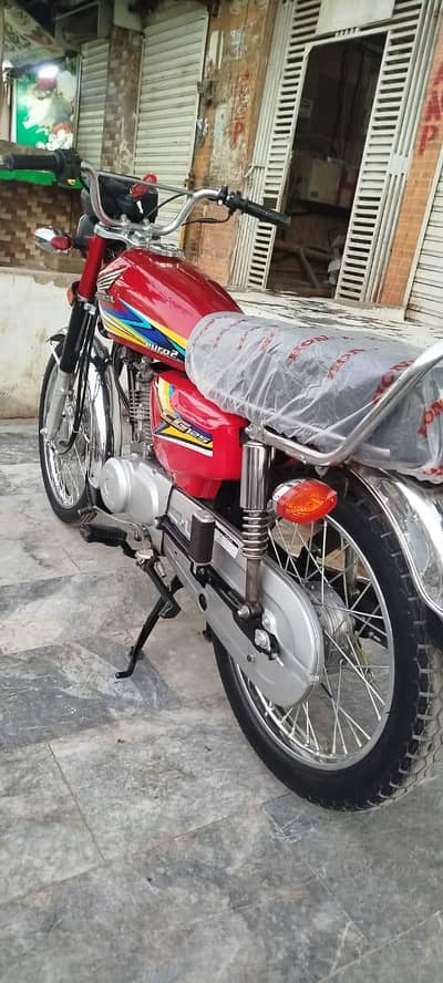 Honda 125 cc urgent for sale WhatsApp 0303*94*30*408