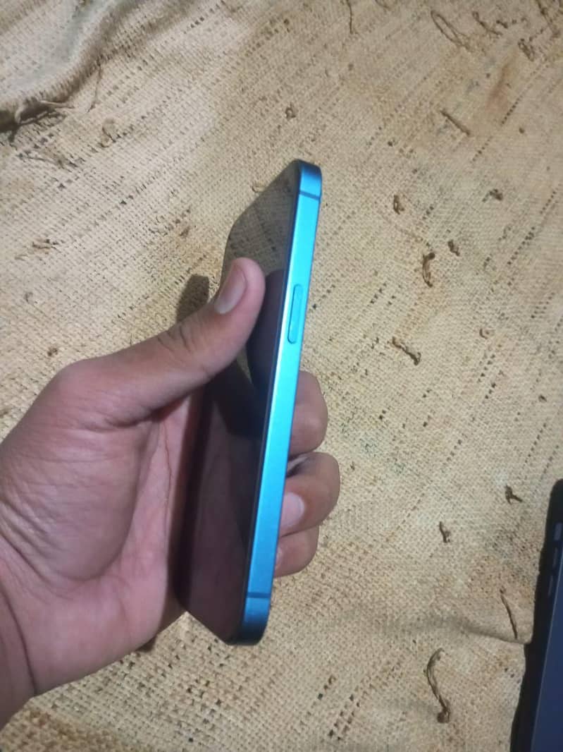 iPhone 13 1