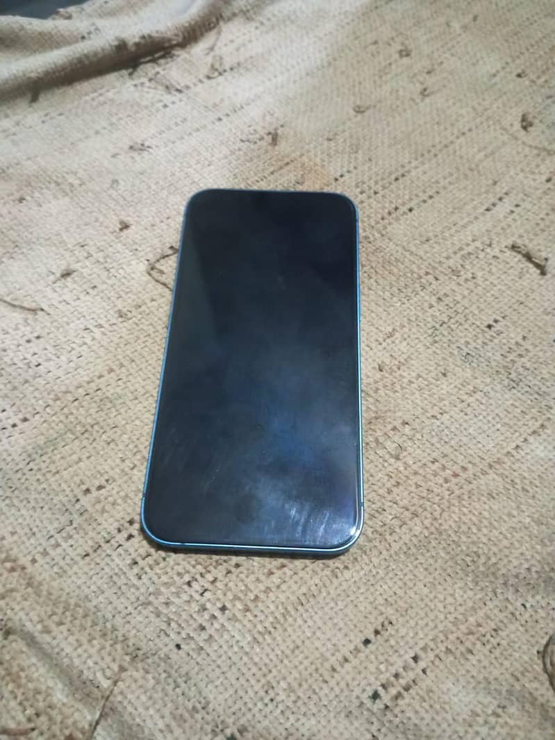iPhone 13 3