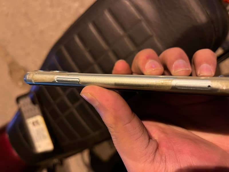 iPhone 11 2