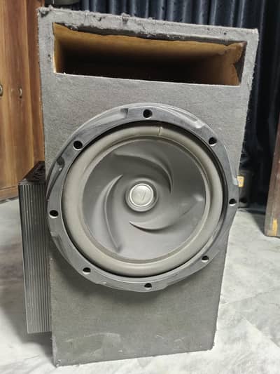 Subwoofer and amplifier