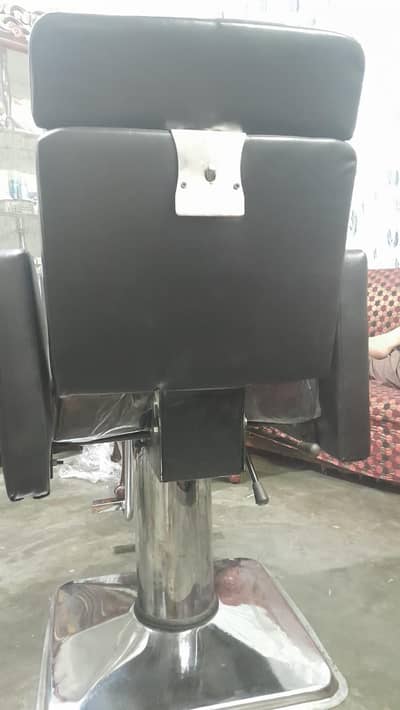 saloon chair