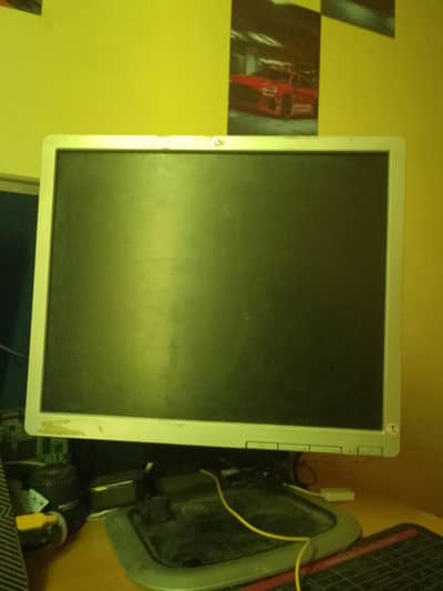 HP Compaq la1951g  22 inches with adjustable stand and no issue