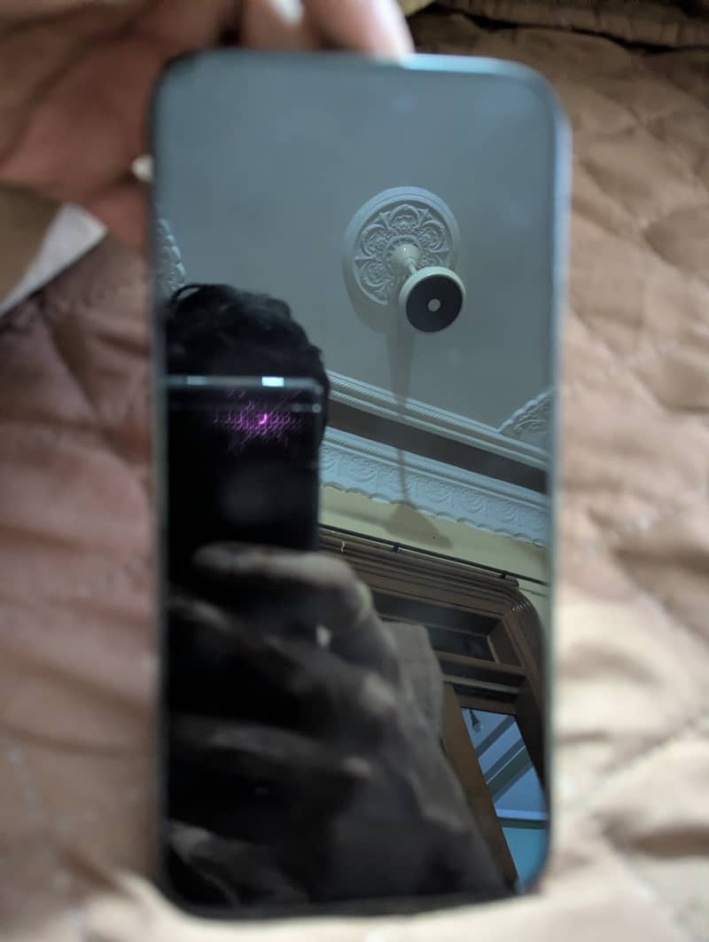 Apple iPhone 16 Plus 0