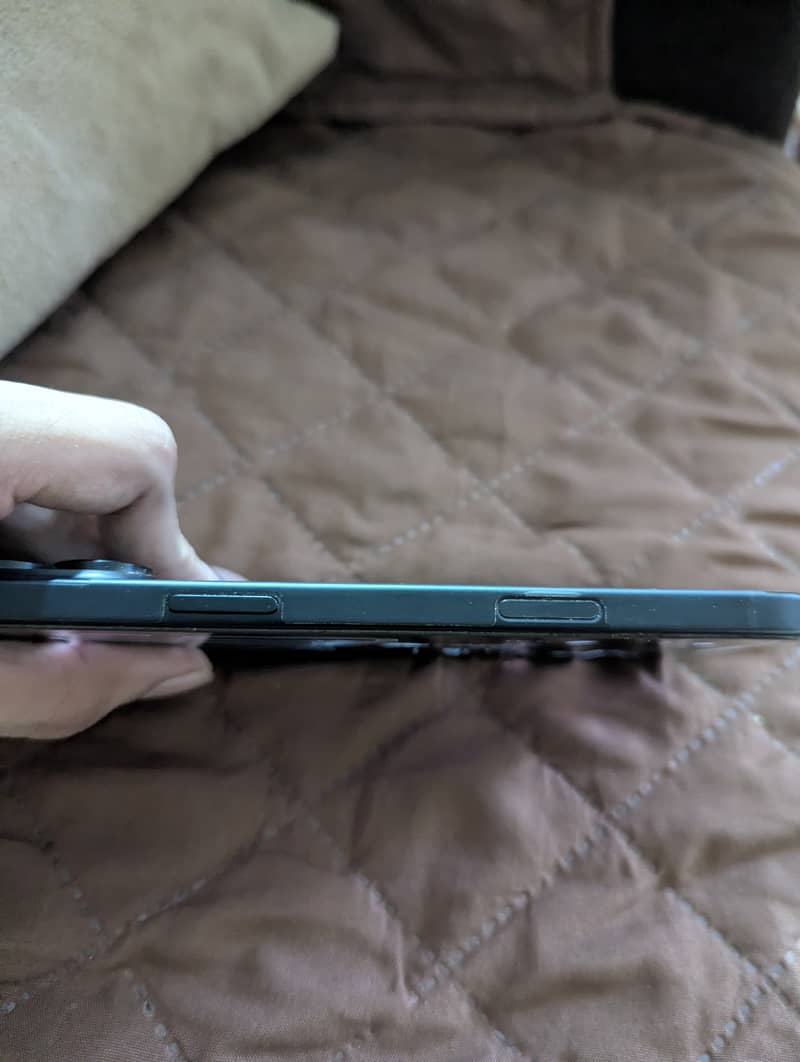 Apple iPhone 16 Plus 3