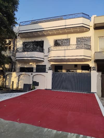 G-11 Real Pics Size 30 - 60 Beautiful House Big Wide Street Near Market And Main Double Road