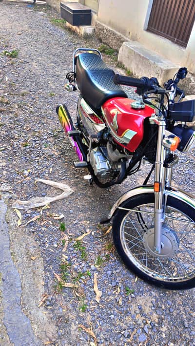 i am selling My Honda 125 sepical edition 2025 model neat and clean