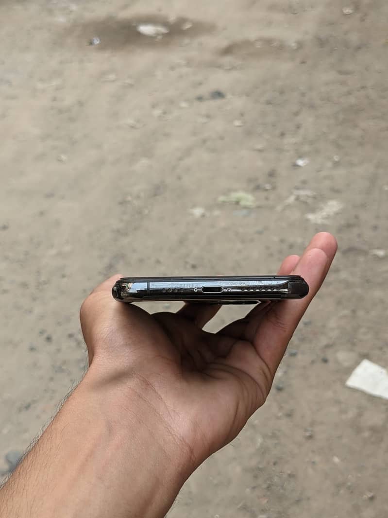 IPhone 11 pro max 2