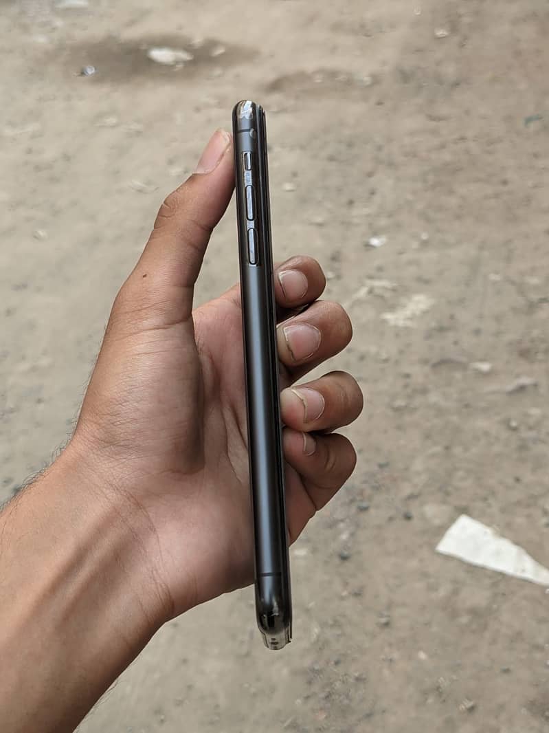 IPhone 11 pro max 7