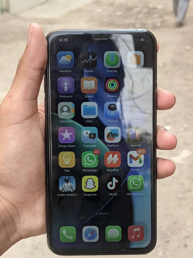 IPhone 11 pro max 8