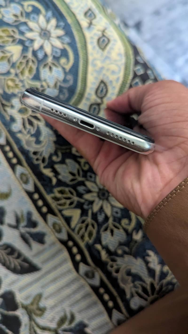 Iphone 11 pro max 2