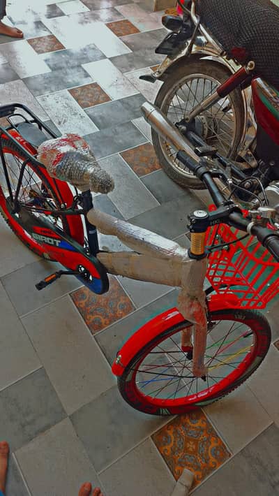 New bicycle ha kuch dino paly purchase ki ha new condition
