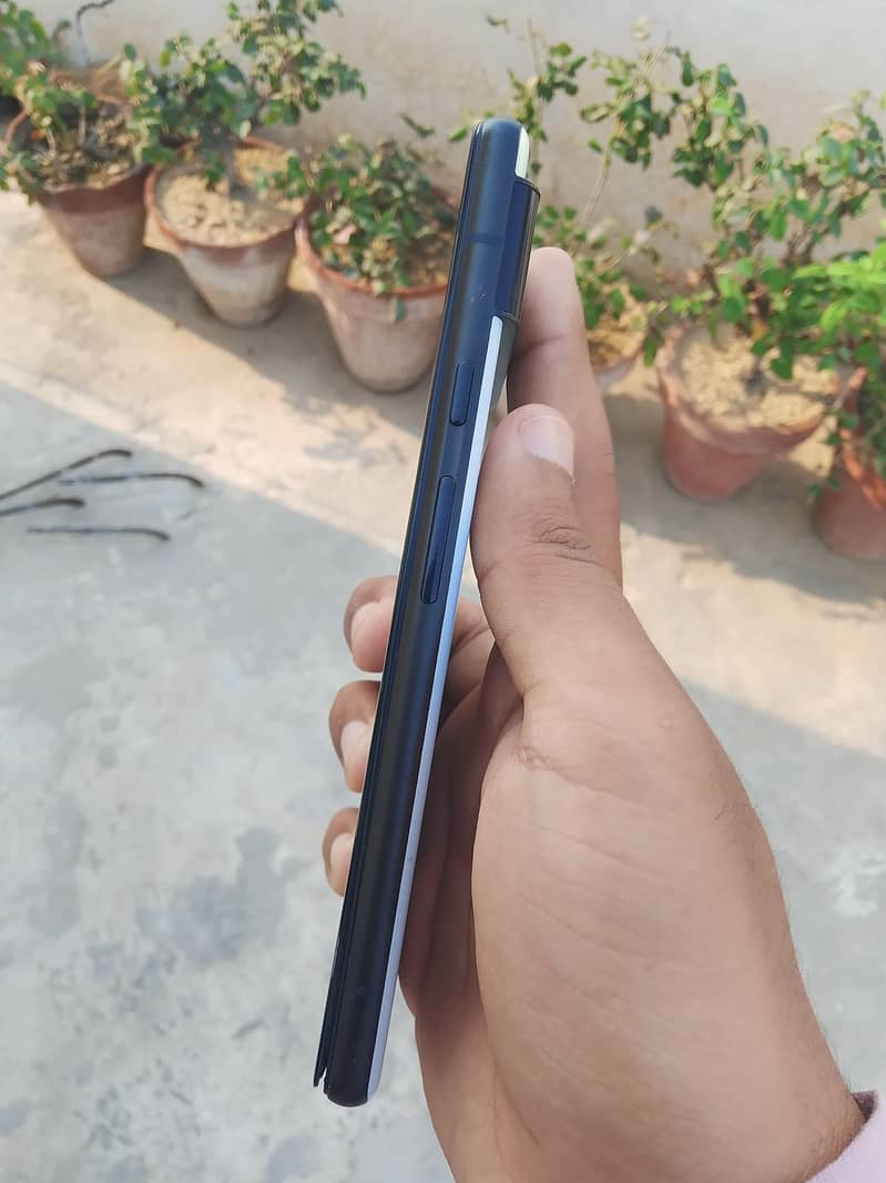 google pixel 6 (Read description) 4
