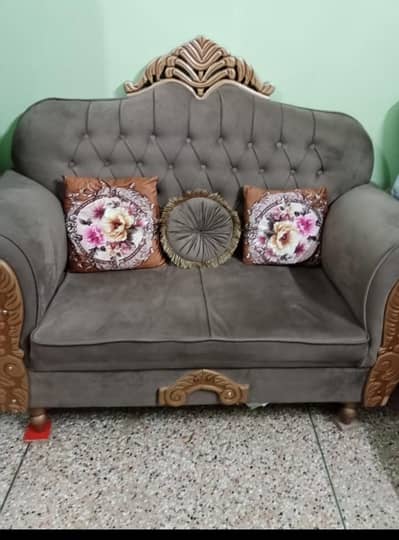 Stylish & Comfortable Used Sofa Set – Excellent Condition