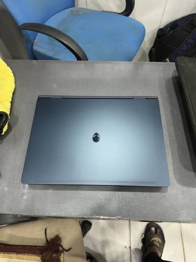 Dell Alienware 16x Arora Ultra7 255HX/RTX5060 non active gaming laptop