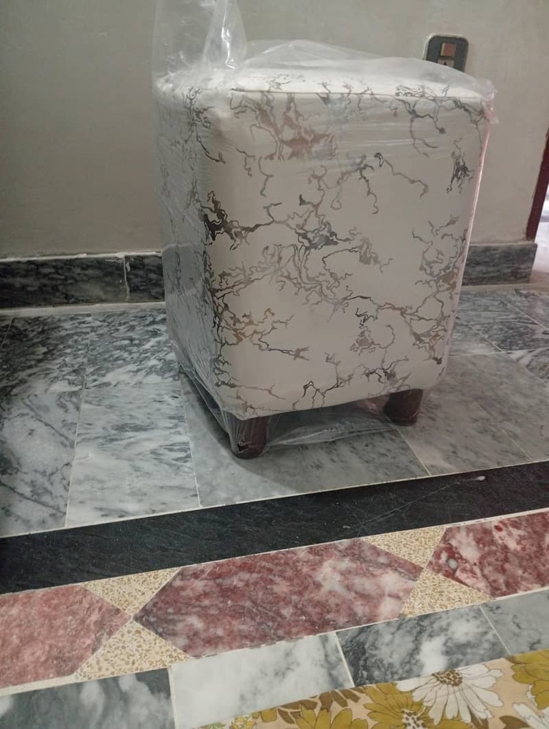 stool 0