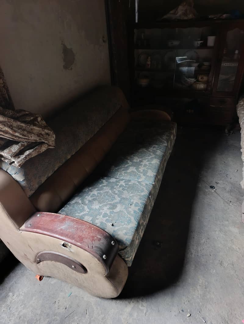 Double bed and single sofa 3