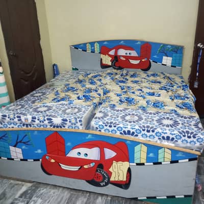 Double bed size 5.5*6.5.        03361136943