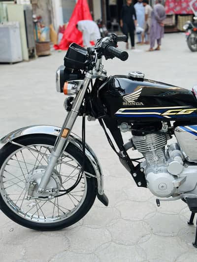 Honda 125.2024 modal blk colar. Slap start crwon