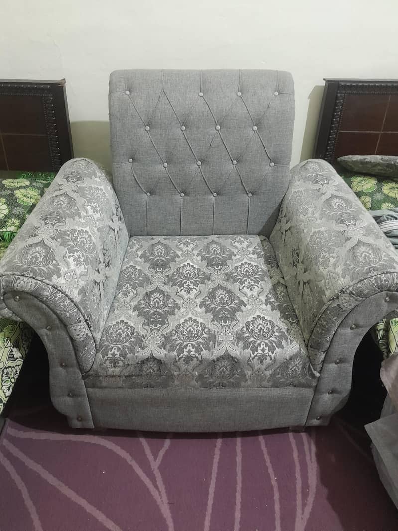 Beautiful Sofa Set 0