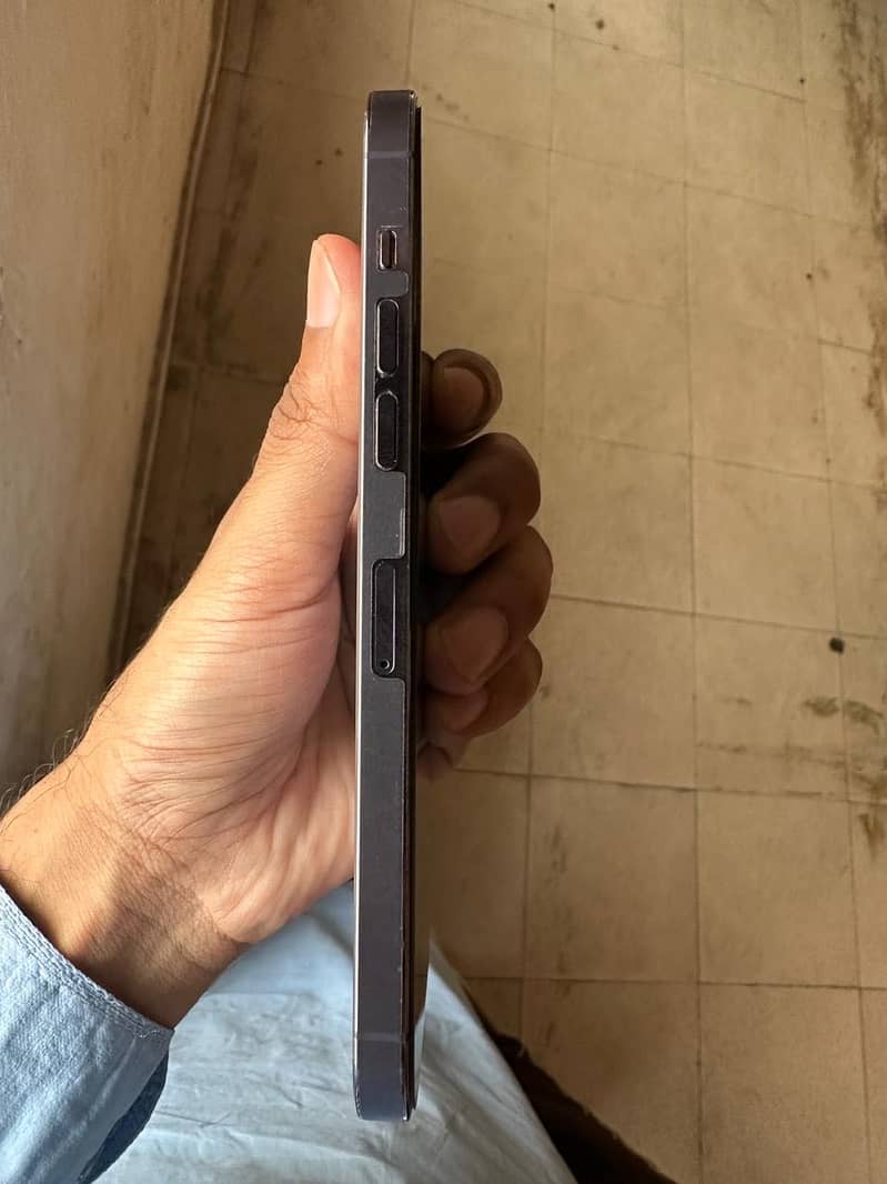 Iphone 14 pro max 5