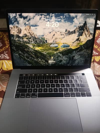 Apple MacBook Pro 2019 | i9 - 32GB 512GB | 4GB Graphics Card