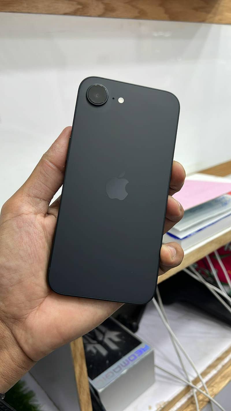 *Iphone 16 E 128Gb 1