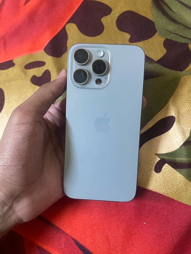 iPhone 15 pro max 0