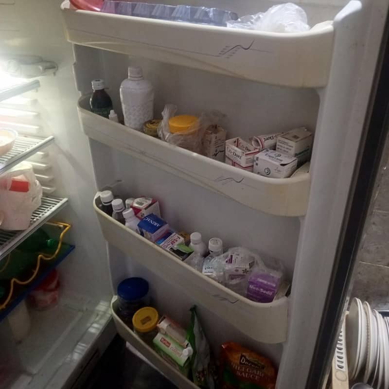 fridge dawlance 3