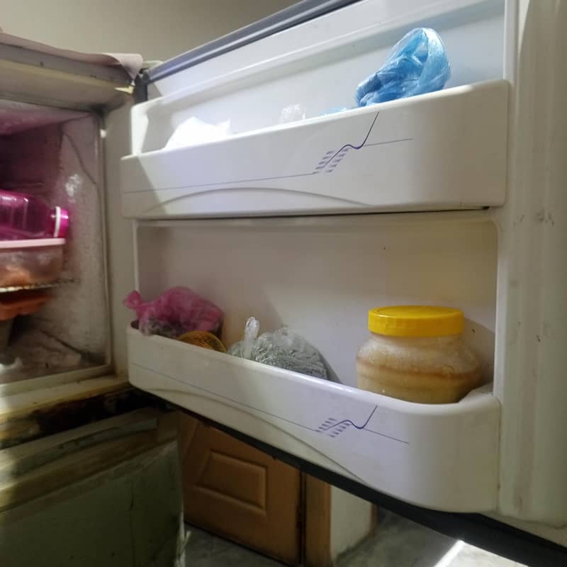 fridge dawlance 5