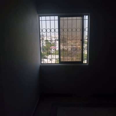 Flat for rent 2 bed dd johar mor smoll famliy project