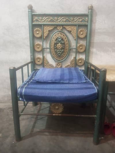 iron sofa set used. . . . with 3 tables( without mirror)