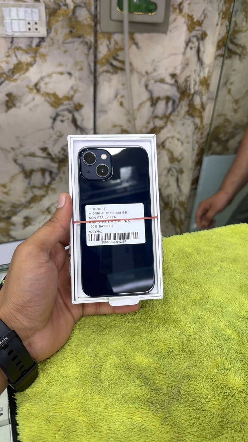 IPHONE 13 box pack 0