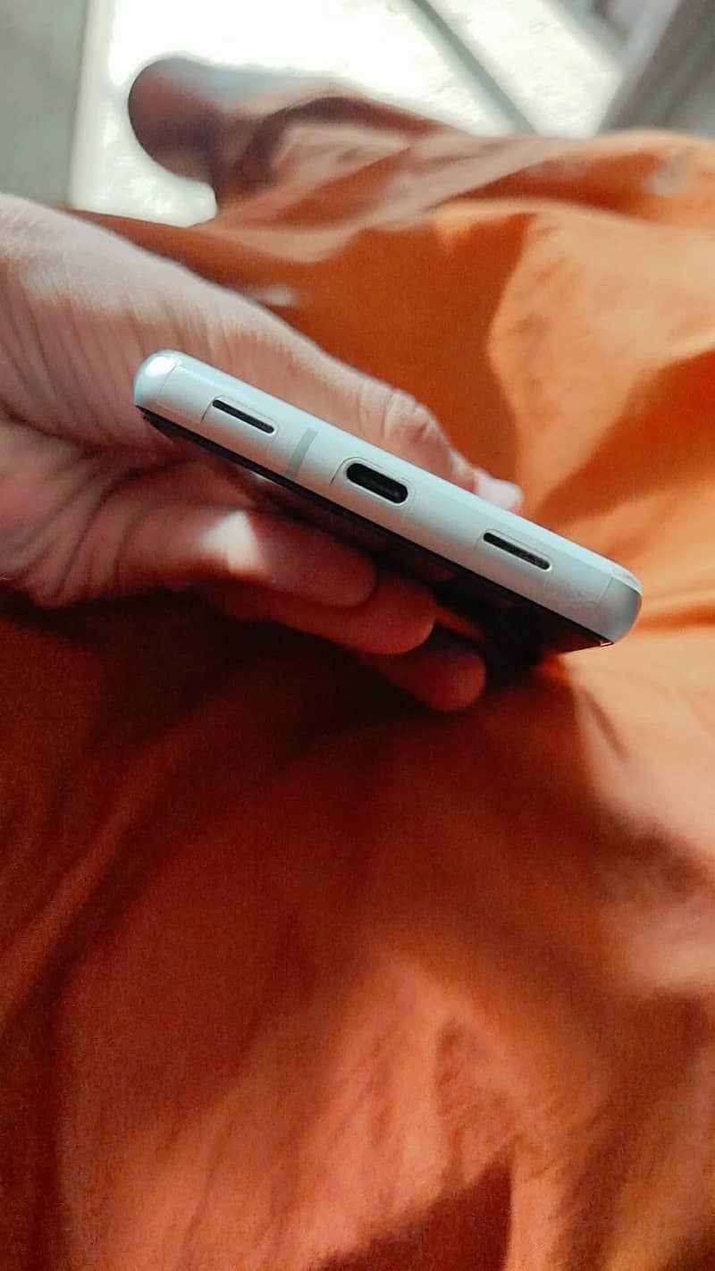Google pixel 7a 4