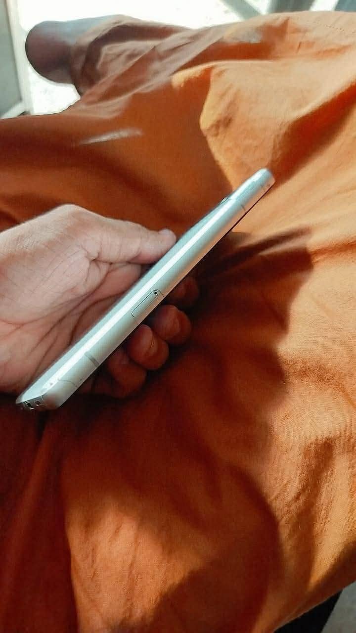 Google pixel 7a 5