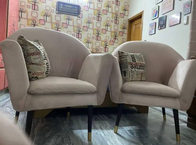 Sofa × 2 with round table 1