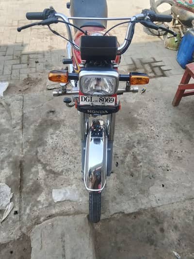 Honda CD70 bike